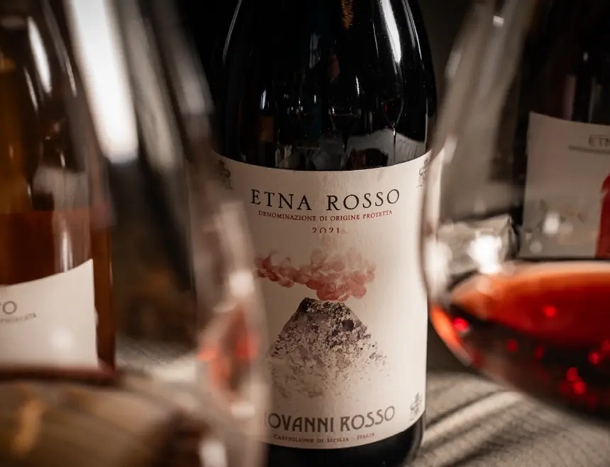 Bottiglia di vino Etna Rosso