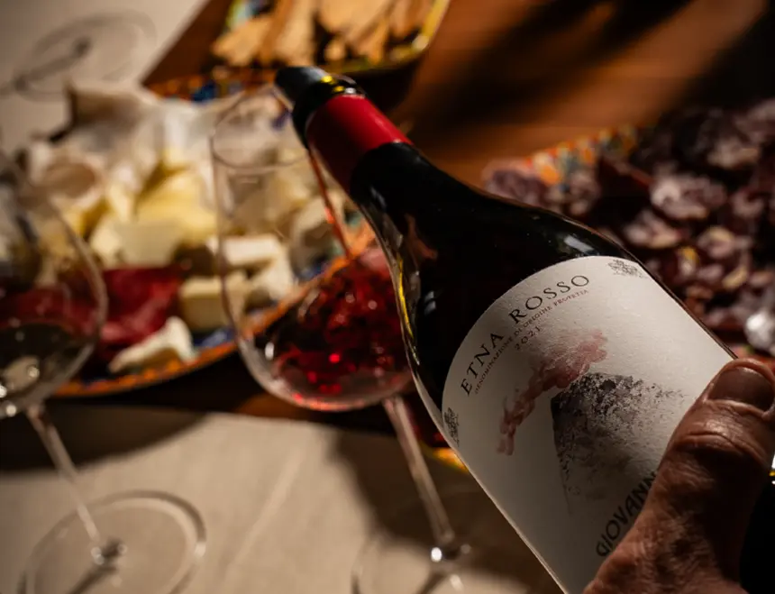 Bottiglia di vino Etna Rosso